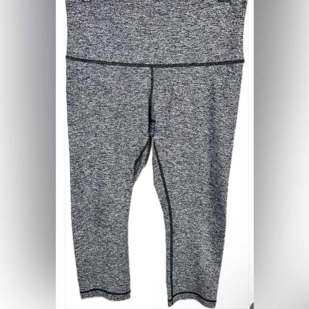 Lululemon Wunder Under HR Crop 21" Size 12 in Heathered Black - Picture 3 of 6